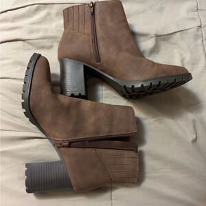 Kelly & Katie Chocolate Heeled Boots